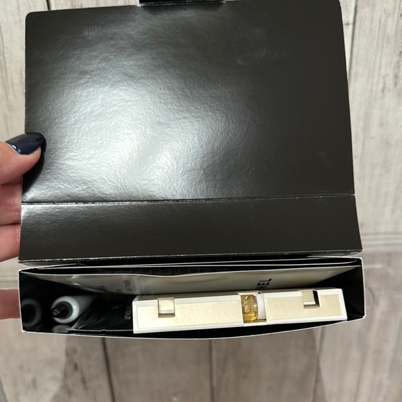 Chanel Makeup and Skincare Samples - Picture 7 of 8